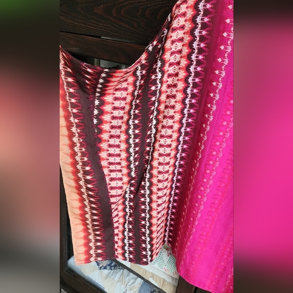 Bob Mackie Pink and Orange Artistic Top - Picture 3 of 4